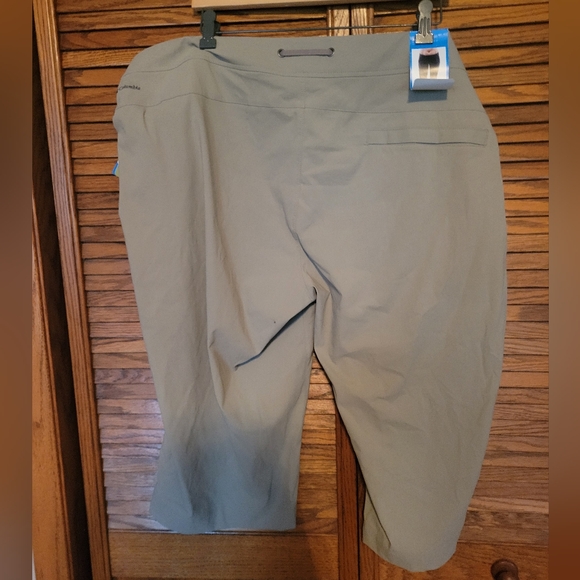 Columbia NWT Anytime Outdoor Capri Womans Size 22 - Picture 6 of 9